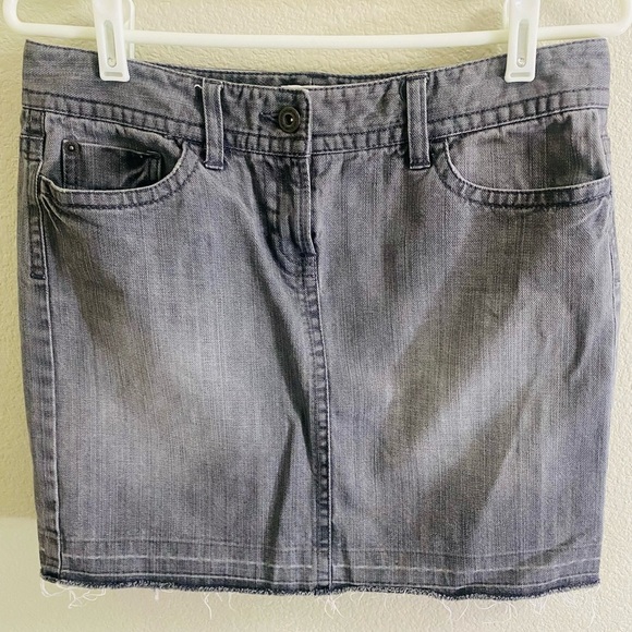 LOFT Dresses & Skirts - Ann Taylor LOFT gray denim skirt Size 4